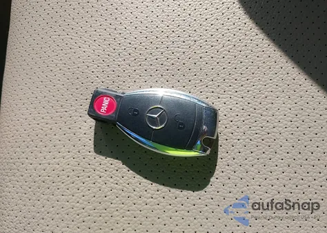 2010 Mercedes-Benz Glk 350 z USA, uszkodzony, nr VIN WDCGG5GB6AF349266